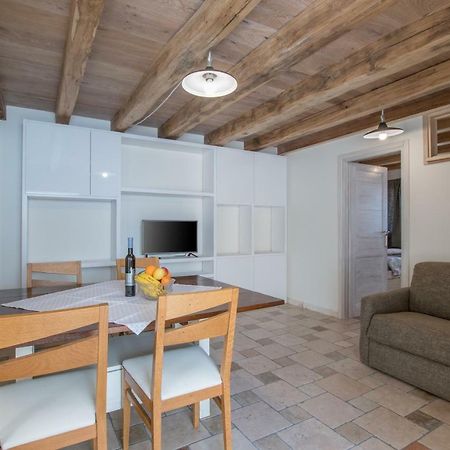 Lana House With Apartments Petrovija المظهر الخارجي الصورة