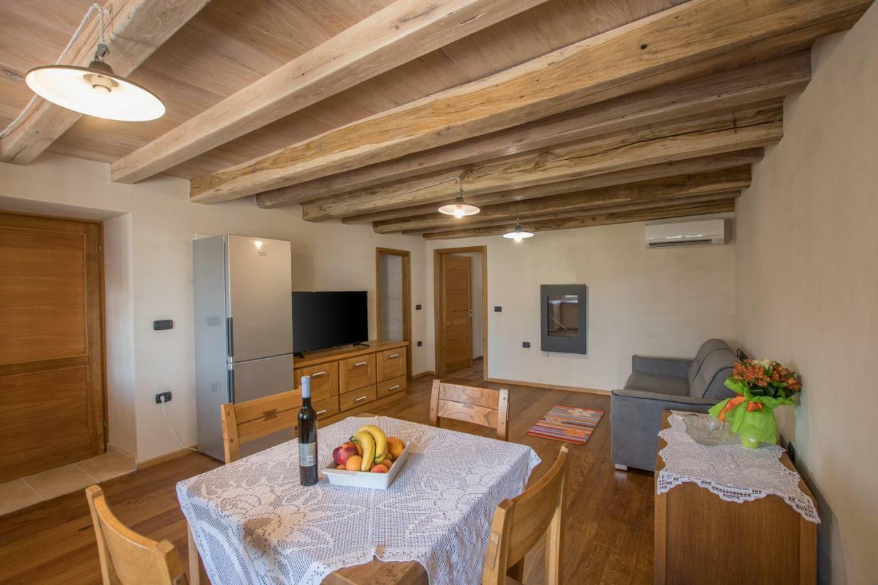 Lana House With Apartments Petrovija المظهر الخارجي الصورة