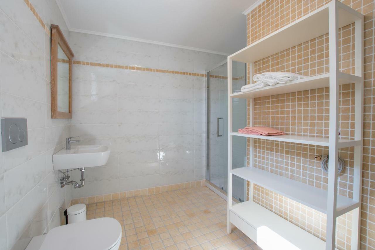 Lana House With Apartments Petrovija المظهر الخارجي الصورة