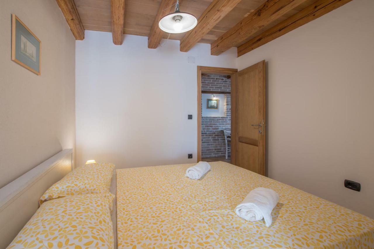 Lana House With Apartments Petrovija المظهر الخارجي الصورة