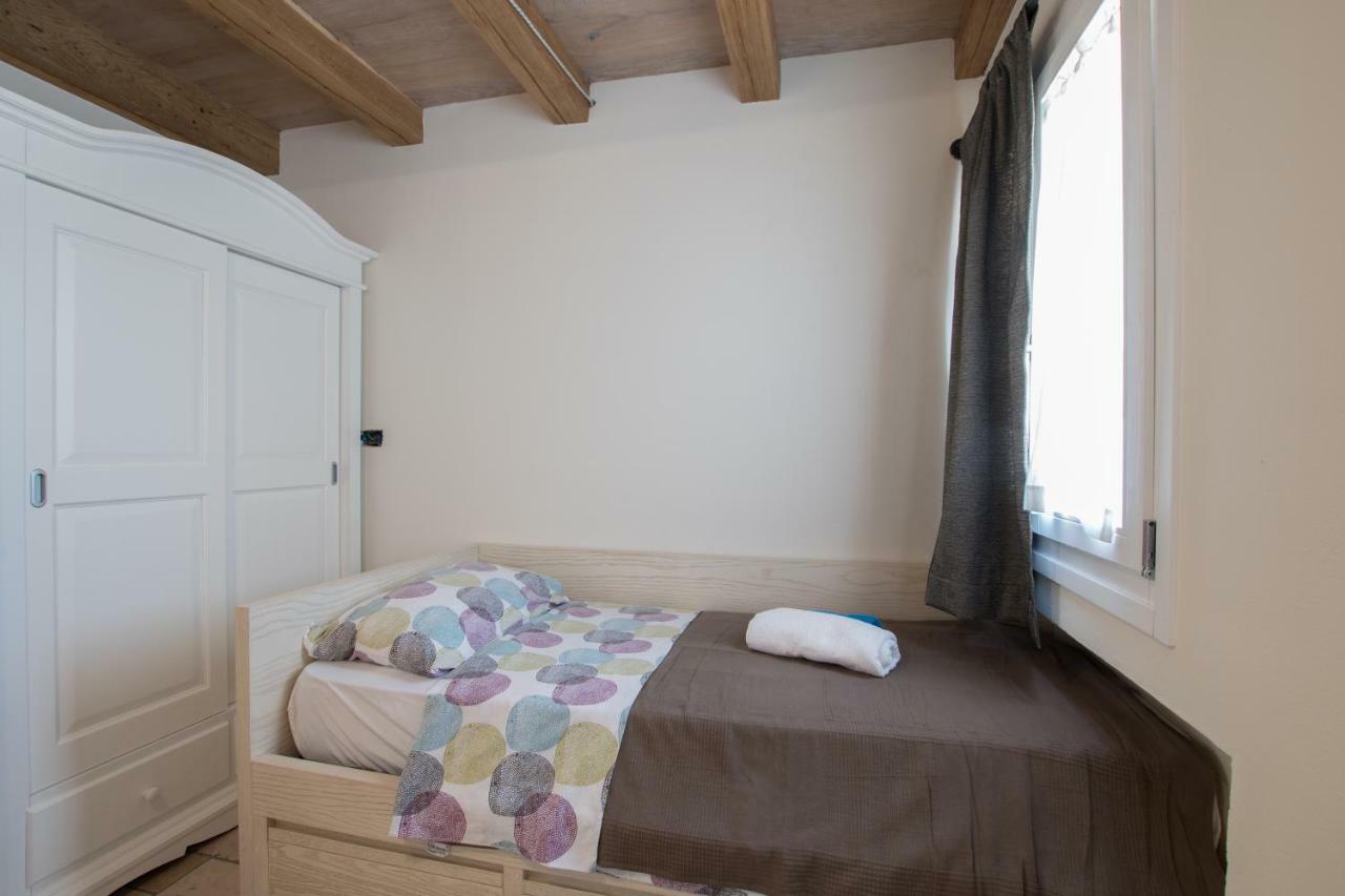Lana House With Apartments Petrovija المظهر الخارجي الصورة