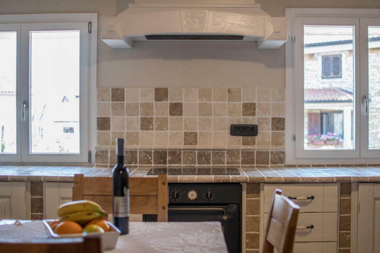 Lana House With Apartments Petrovija المظهر الخارجي الصورة