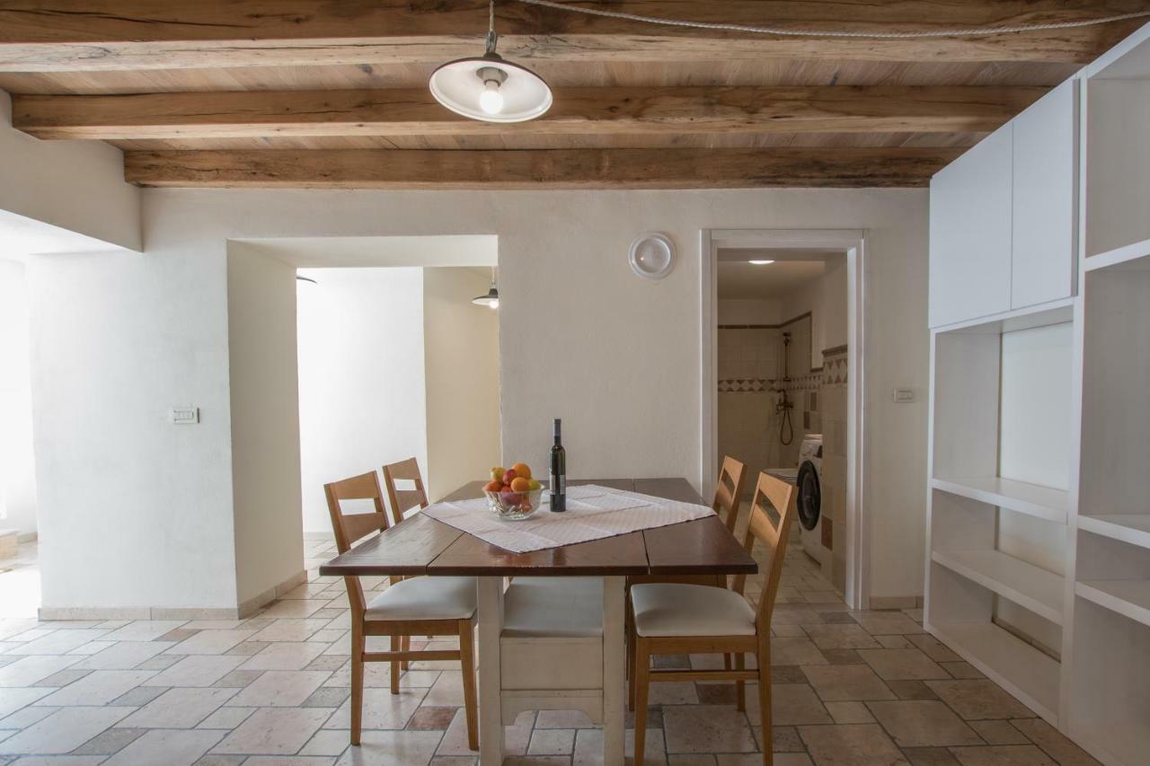 Lana House With Apartments Petrovija المظهر الخارجي الصورة