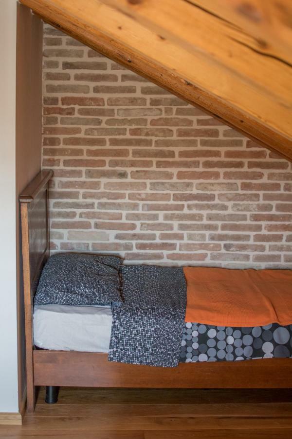 Lana House With Apartments Petrovija المظهر الخارجي الصورة