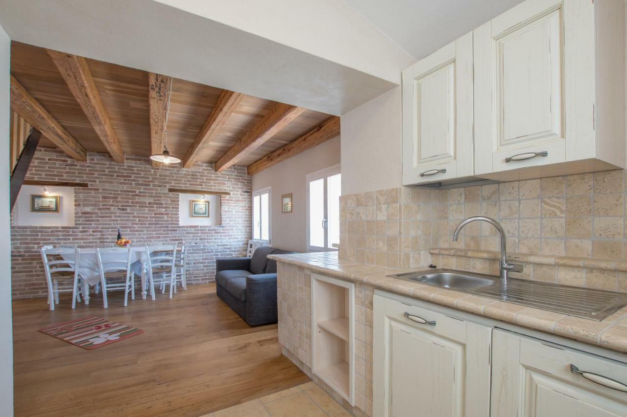 Lana House With Apartments Petrovija المظهر الخارجي الصورة